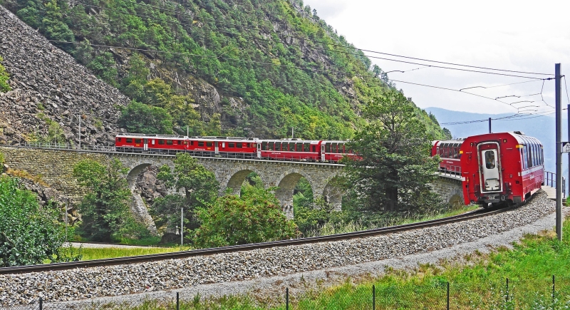 17.05 - 19.05 : Trenino Rosso dell'Albula - St Moritz - Passo Bernina - Brescia e Livigno 