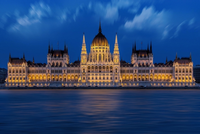 06.12 - 08.12: Budapest - Atmosfere fiabesche nella perla del Danubio Mercatini di Natale