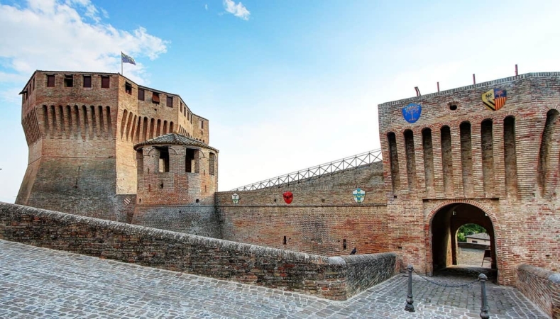 12.10: la Rocca di Mondavio e Pranzo di pesce a Marotta Gite 1 giorno