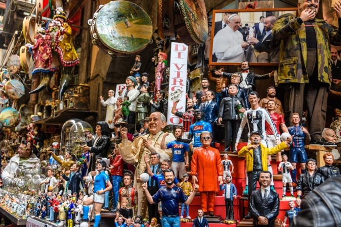 14.12: Napoli Città e presepi: Spaccanapoli - San Gregorio Armeno La via dei presepi Gite 1 giorno