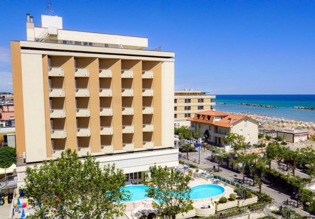 26.07 - 09.08: Soggiorno mare a Gatteo a Mare - Hotel Fronte Mare *** Italia