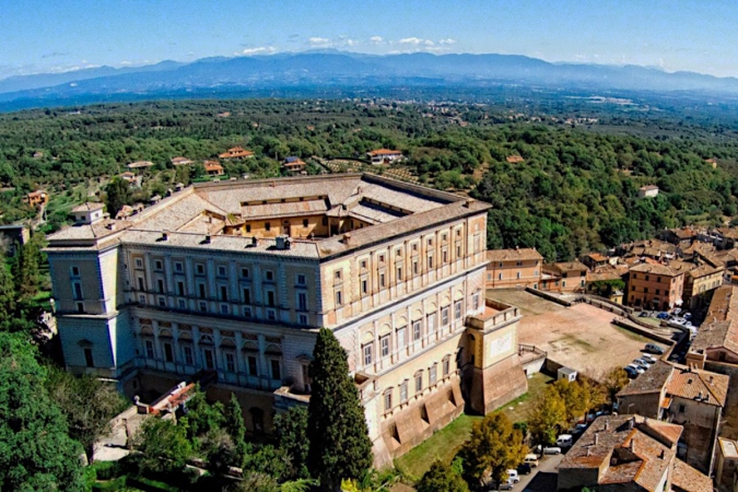 15.02: Caprarola Palazzo Farnese e Parco Archeologico di Sutri Italia