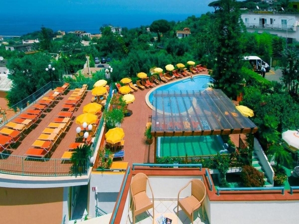 Ischia: Hotel La Pergola Thermal Resort*** 