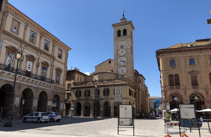 24.05: Tolentino e pranzo di pesce a Porto Recanati Gite 1 giorno